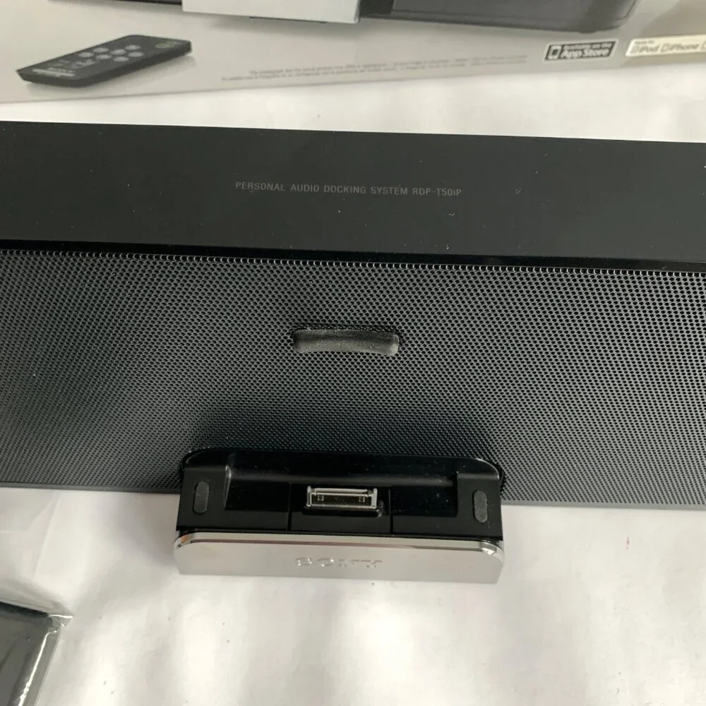Sony RDP-T50iP Personal Audio Docking System Stereo In Box READ